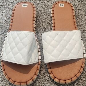 SHEIN Quilted White Slide Sandals